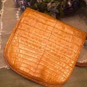 vintage wild crocodile 1960s mid century handbag💕